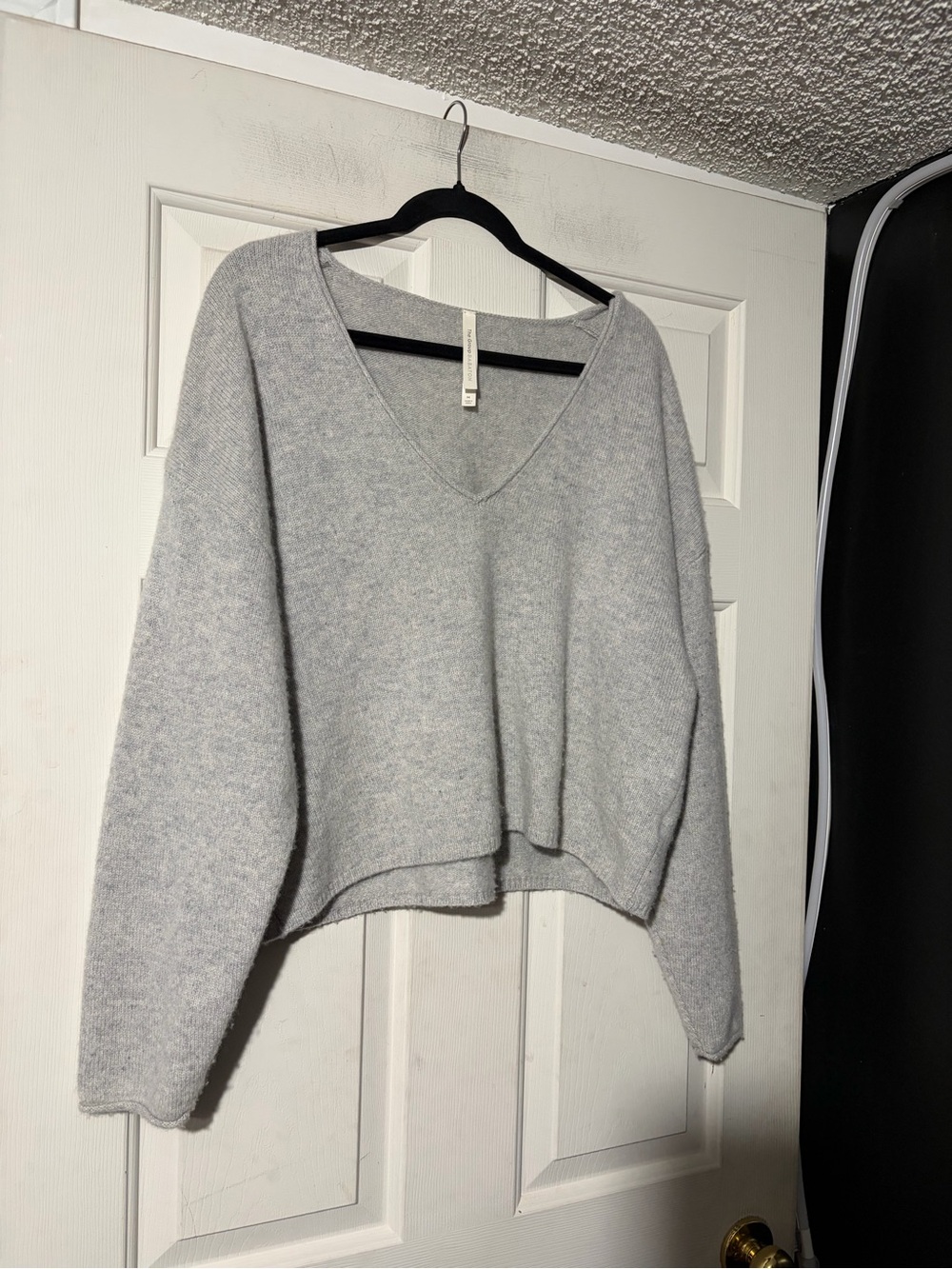 The group babaton cashmere sweater *small flaw*